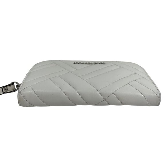 Michael Kors Peyton White Quilted Leather Wristlet Bifold Wallet Phone Case - Picture 6 of 15